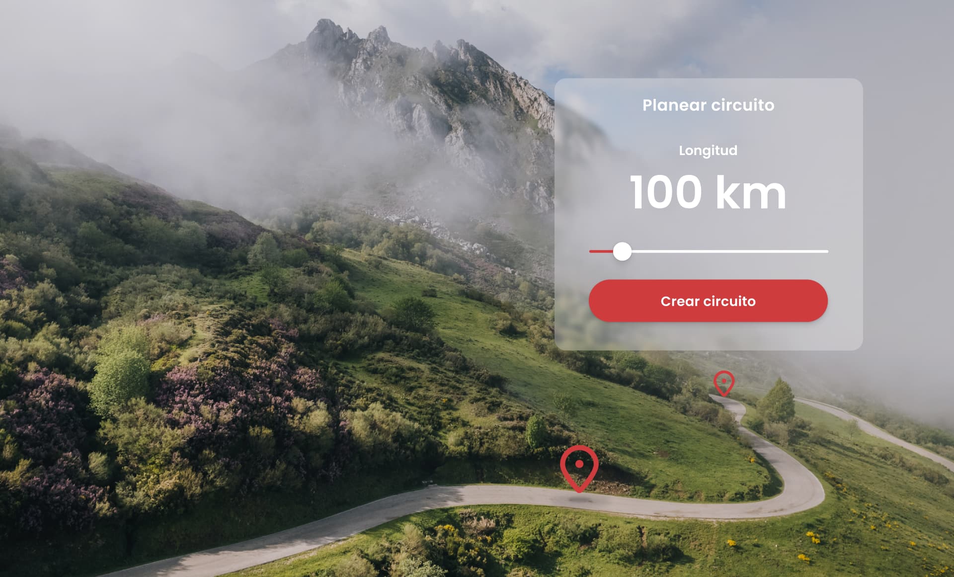 Carretera de montaña sinuosa a través de un paisaje verde, con una interfaz de la app superpuesta para planificar un circuito.
